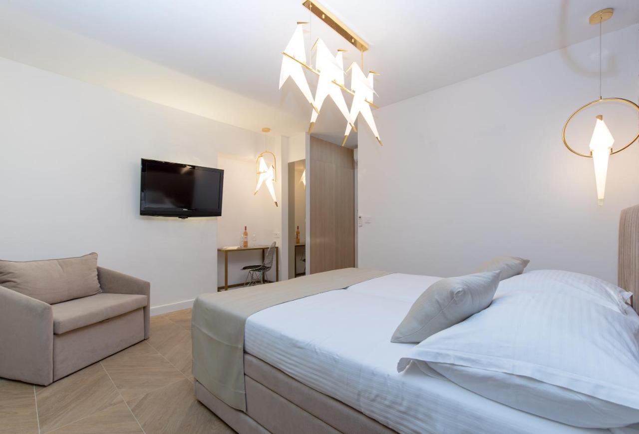 Pensión Bosket Luxury 4*